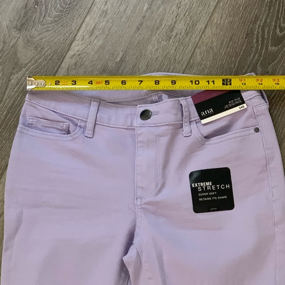 a.n.a Lavender Stretch Jeggings with Distressed Detail size 2 color lavender - Picture 4 of 9